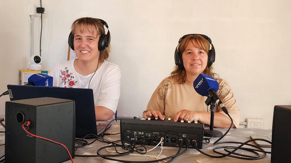 FOTO: Entregaron los equipos a la escuela ganadora de 