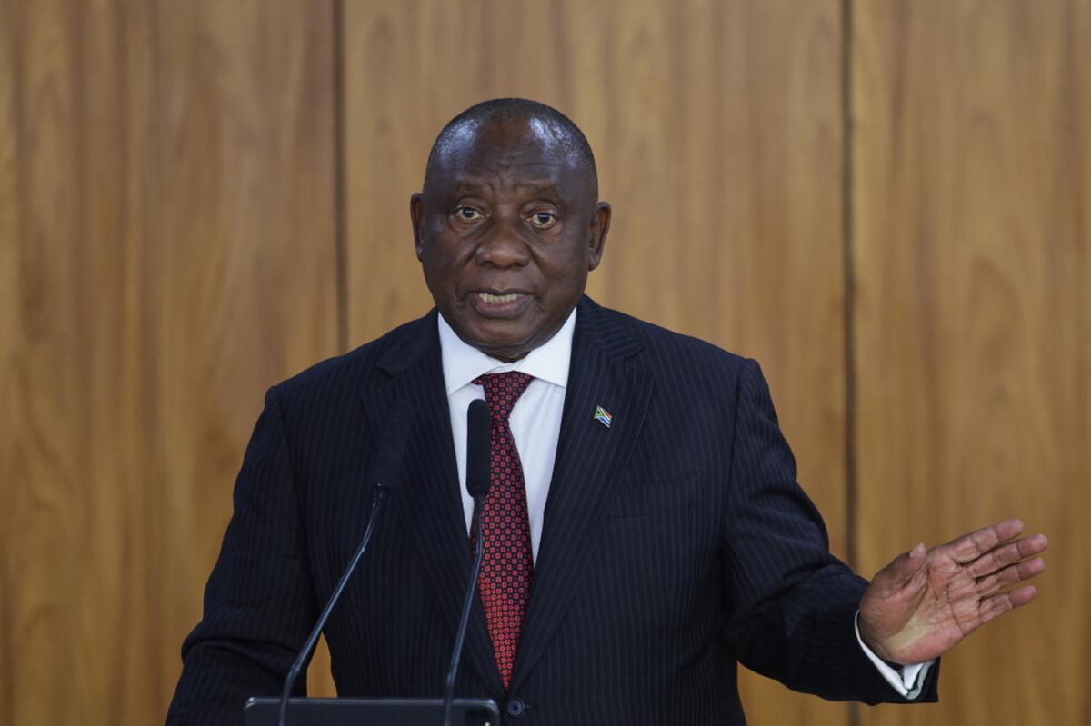 Sudáfrica frena juicio político contra Ramaphosa por pesquisa de robo de dinero