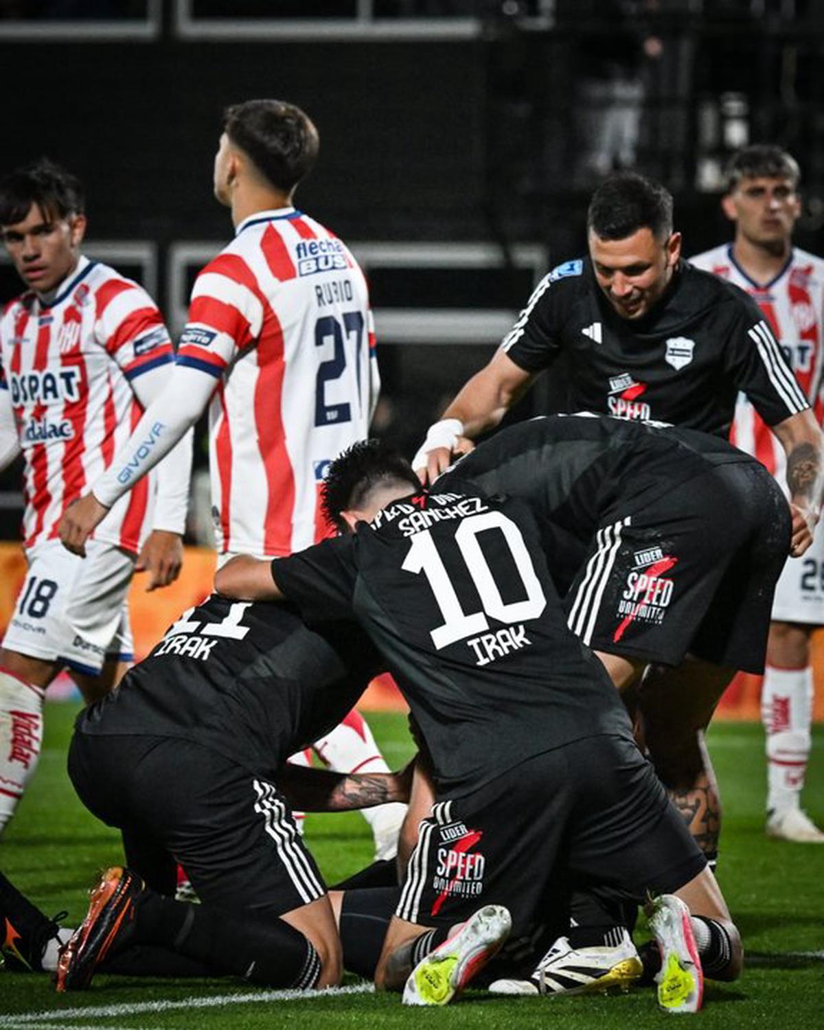 Torneo Clausura: Riestra y Unión cosecharon un empate que les sirve muy poco.