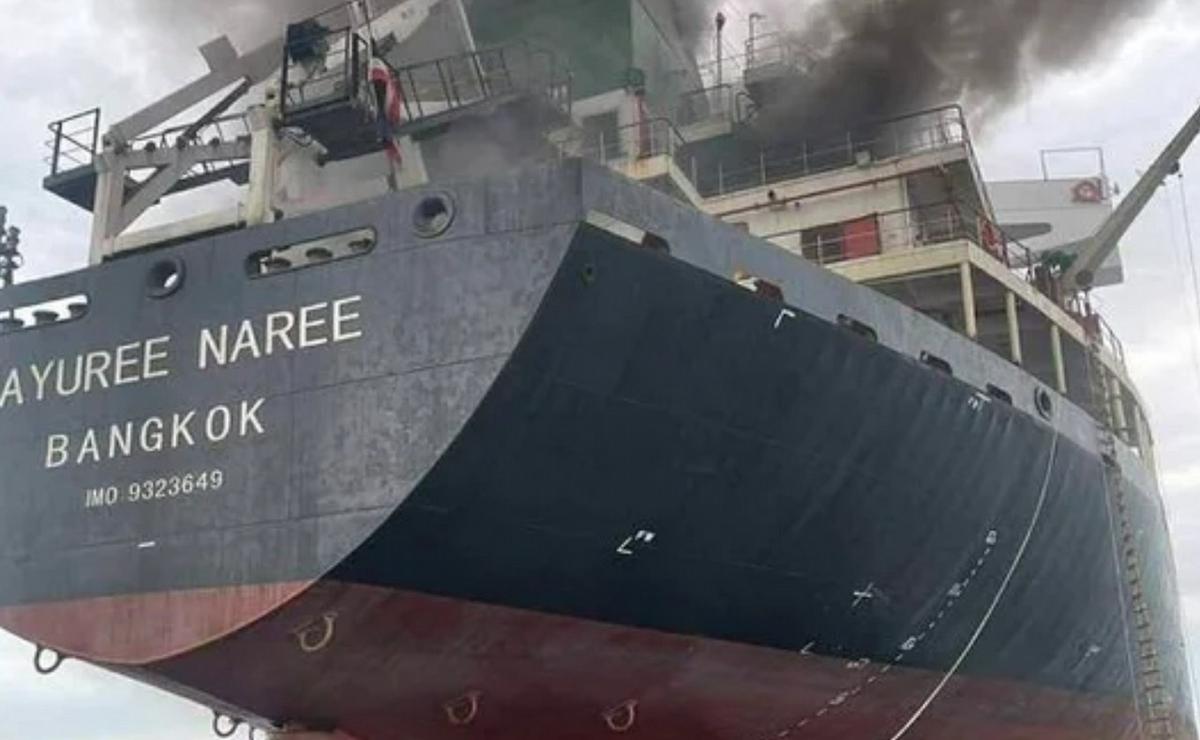 Un buque con bandera de Tailandia se incendia en el Estrecho de Ormuz.