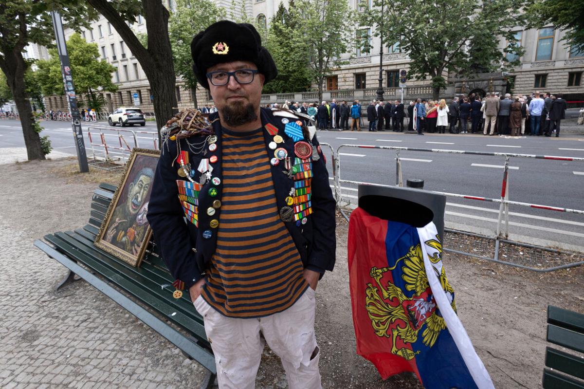 Polonia arresta a un sospechoso por el asesinato de un artista ruso crítico de Putin