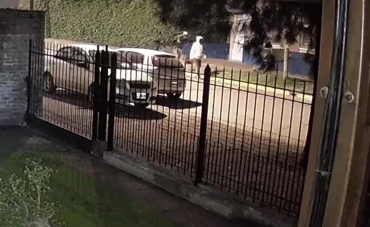 Un policía mató a un ladrón durante un intento de robo en Moreno.