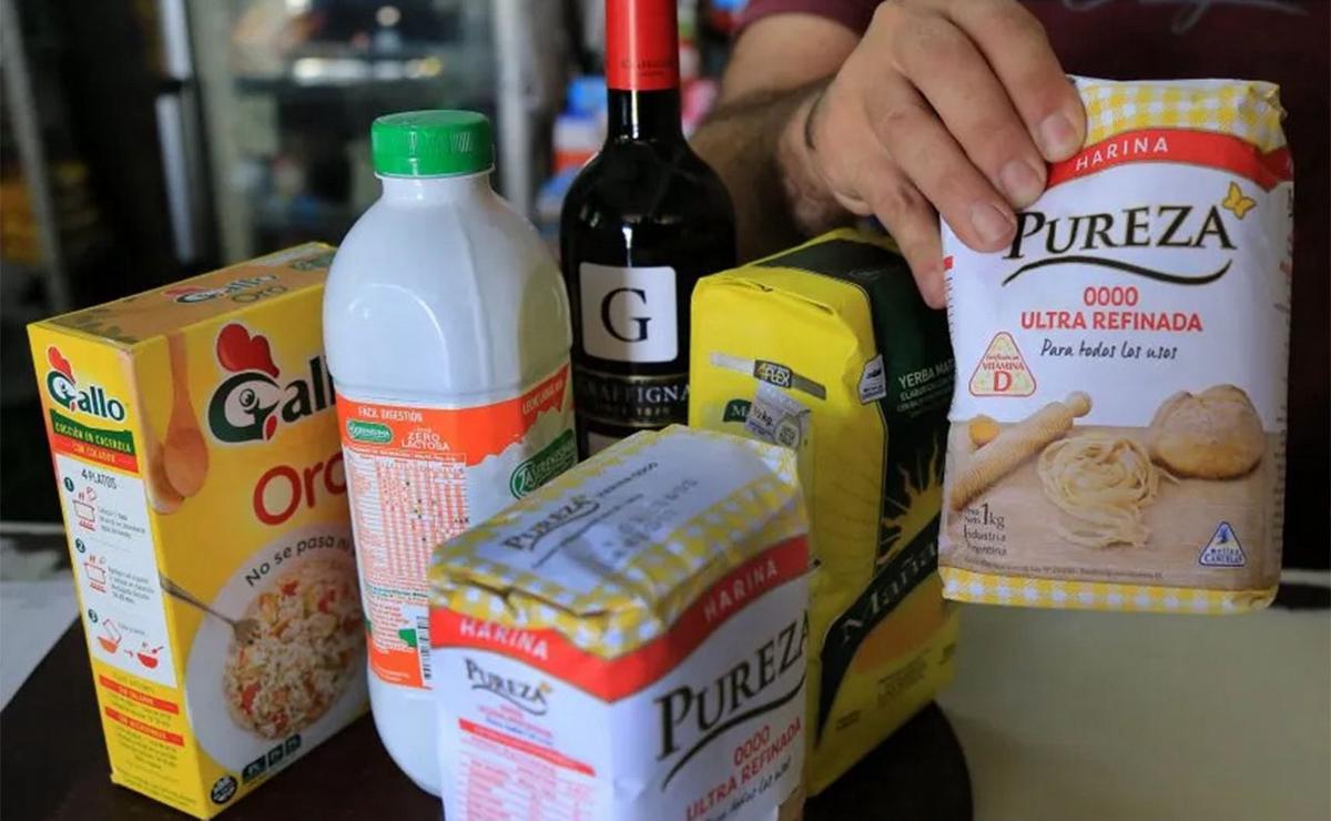 Ilustrativa.- Alimentos y bebidas, el rubro que no da tregua y complica a hogares-