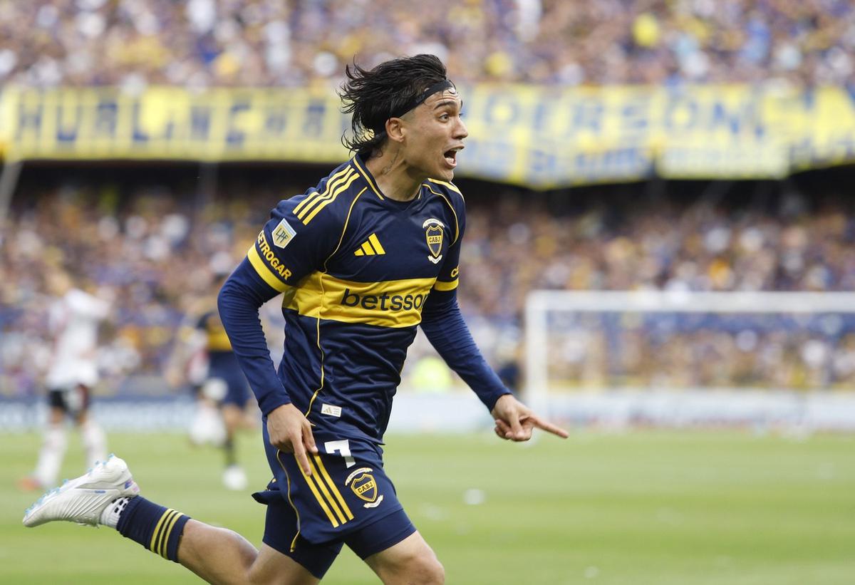 Zeballos celebra el gol de Boca ante River.