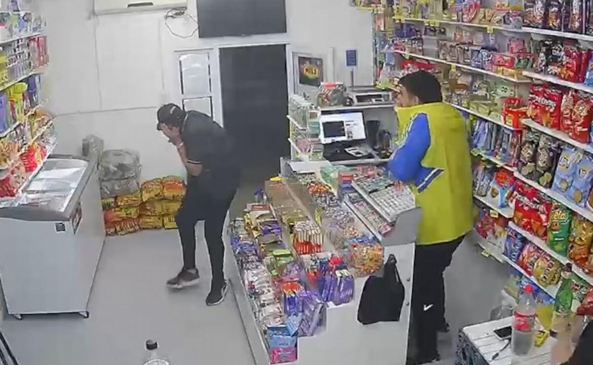 Captura de video del momento del robo en Alta Gracia.