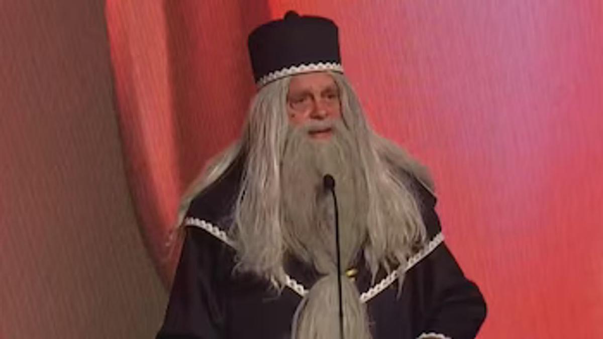 Luis Ventura disfrazado de Dumbledore. Foto: Agencia NA (captura)