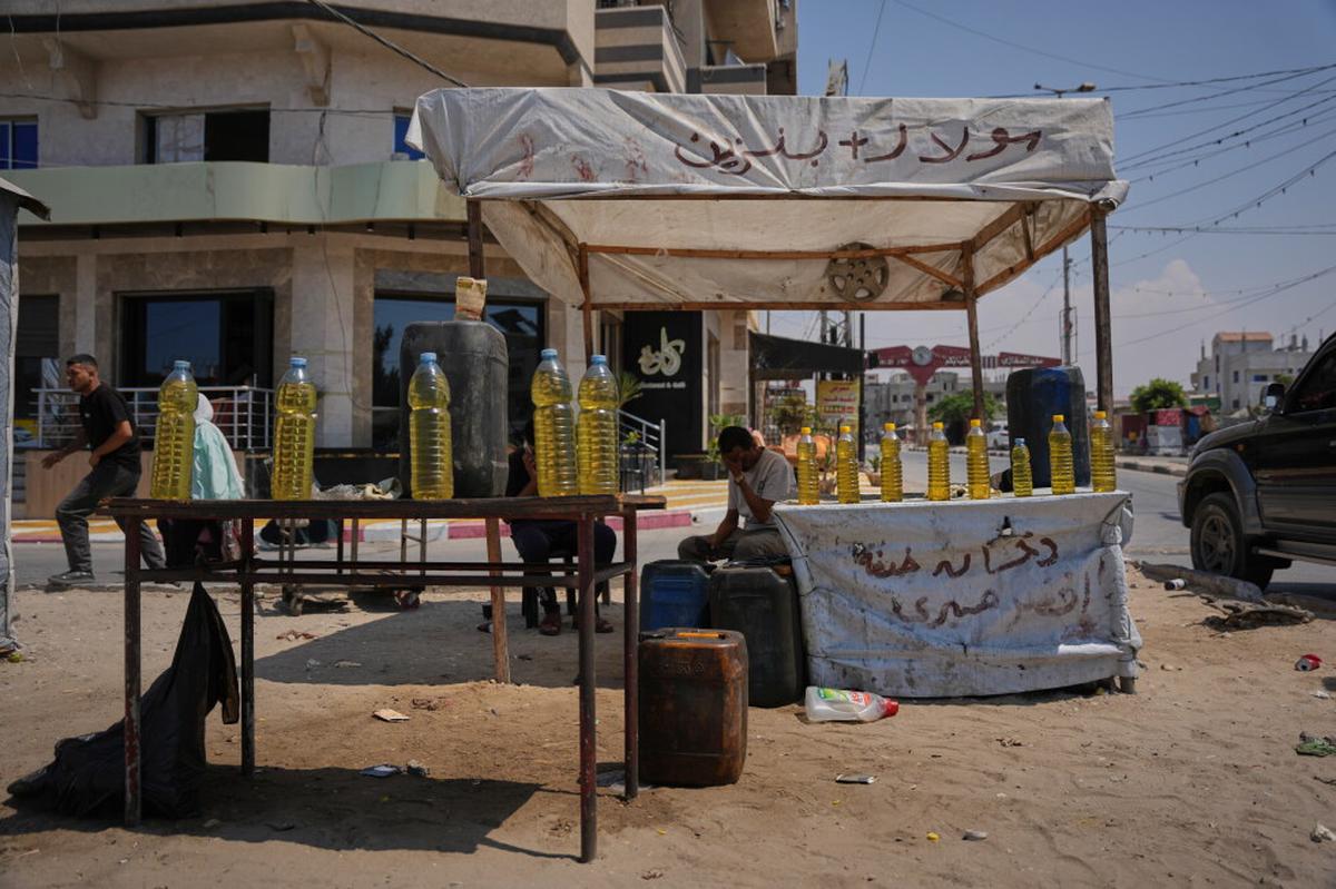Investigación AP: cómo se contrabandean bienes prohibidos a Gaza y cambian manos millones de dólares