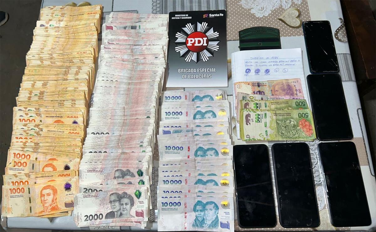 Siete detenidos en Rosario tras 53 allanamientos con secuestro de armas y drogas.