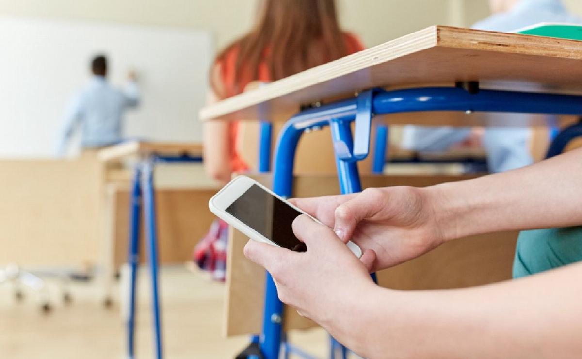 El uso de los celulares en el aula es un problema creciente. (Ilustrativa)