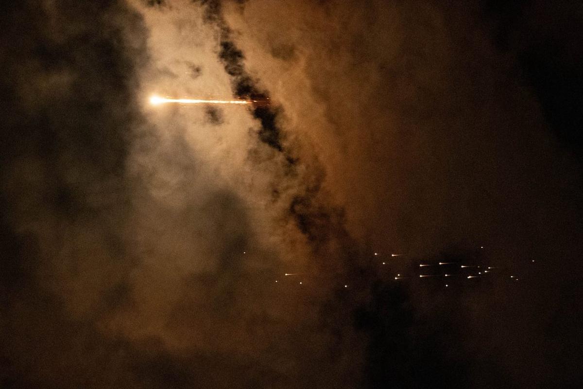 Irán advierte que atacará a 18 empresas tecnológicas y financieras estadounidenses.