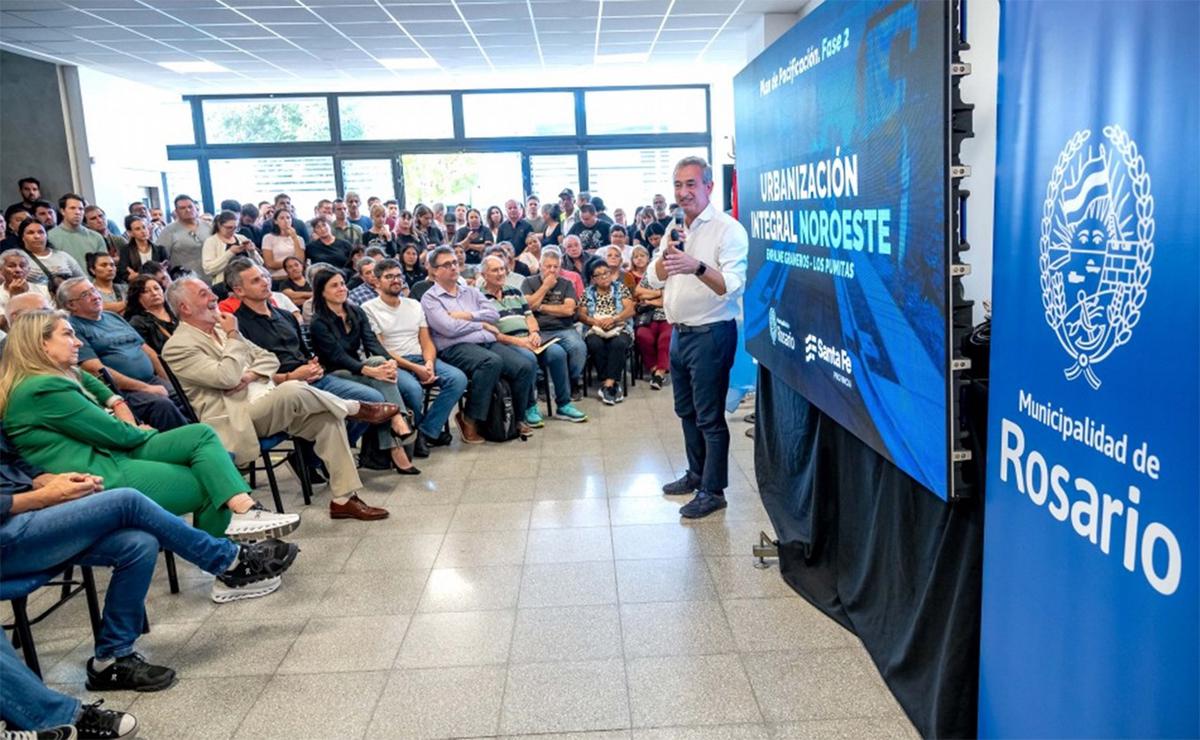 Javkin, intendente de Rosario, en el acto por urbanización en Empalme Graneros.