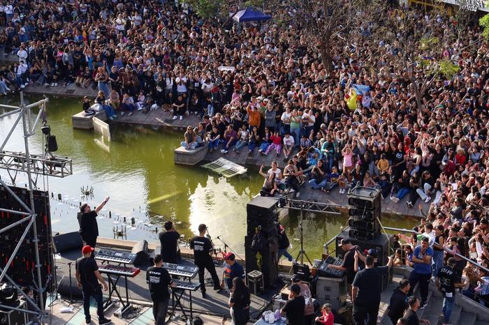 Damián Córdoba hizo bailar a 8 mil personas y encendió el nuevo ciclo de cuarteto en los barrios