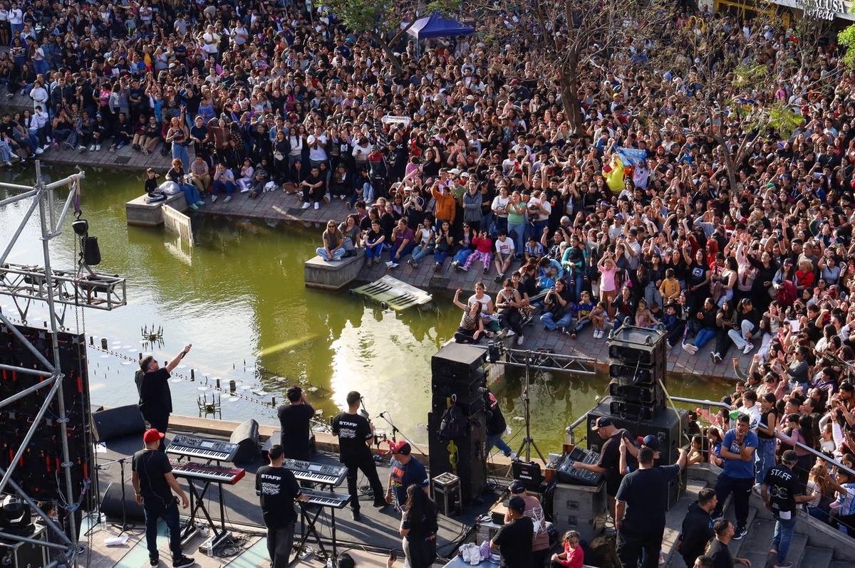 Damián Córdoba hizo bailar a una multitud en el Buen Pastor.