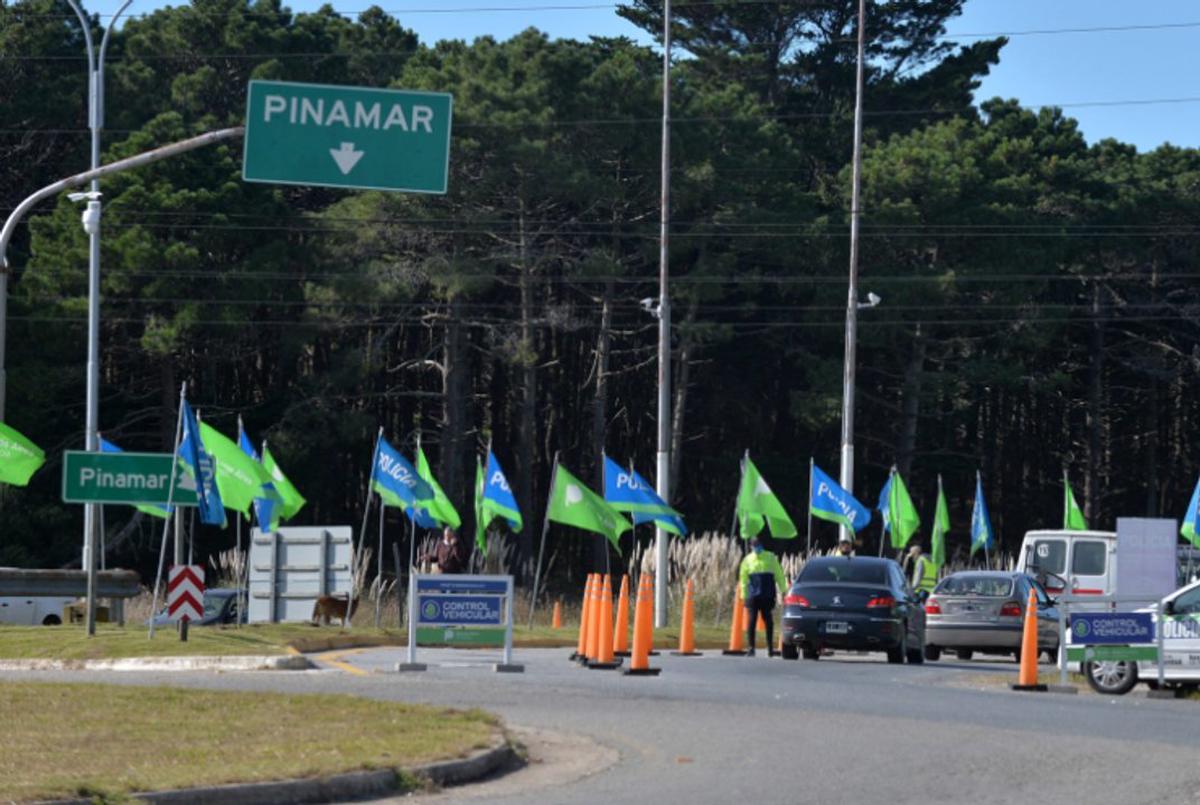 Desborde cloacal causa caos vehicular en el ingreso a Pinamar