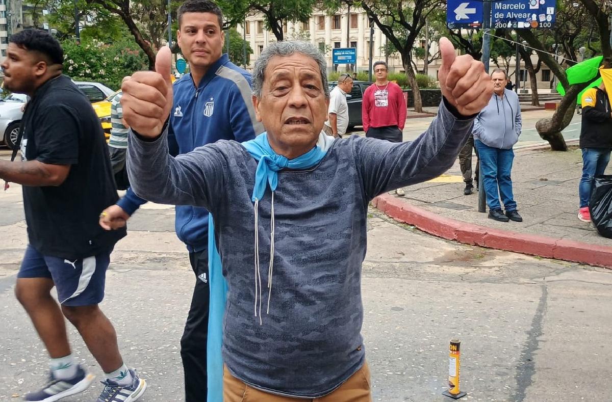 Protesta de taxistas contra las apps de viaje en Córdoba.