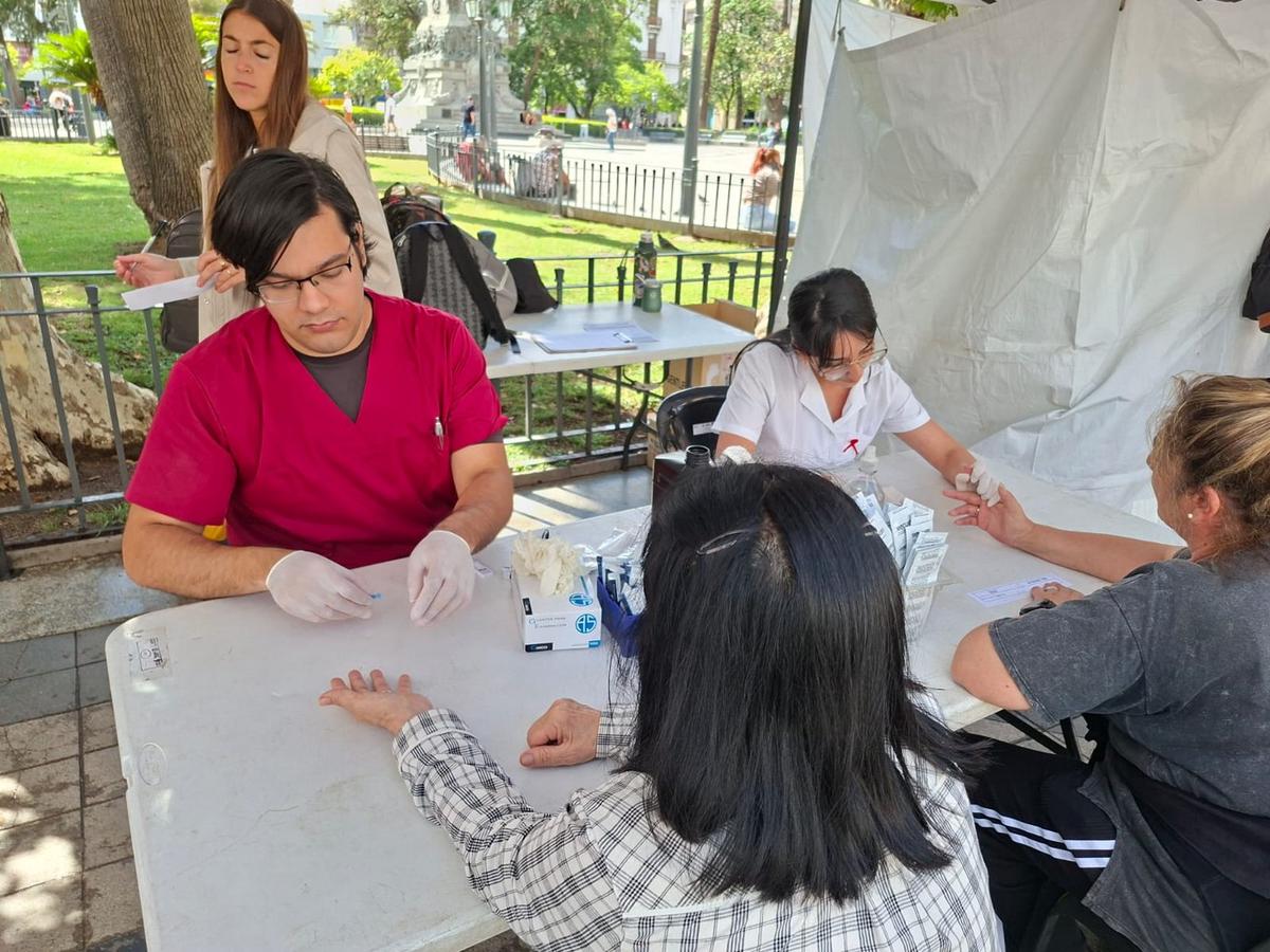 Testeo rápido por el VIH en Córdoba. (Foto: Orlando Morales/Cadena 3)