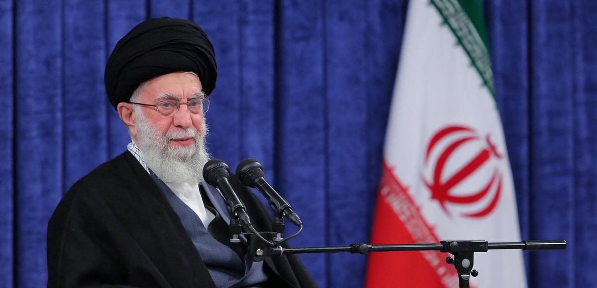 Ayatolá Alí Jamenei, líder iraní, puso en alerta máxima a sus fuerzas armadas esperando un inminente ataque estadounidense. Foto: Agencia NA.