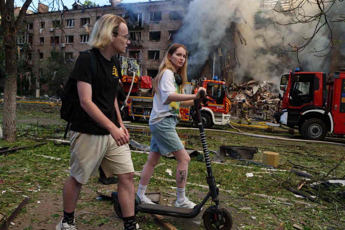 Residentes de Lukianivka en Kiev desafían bombardeos rusos y eligen quedarse en su barrio