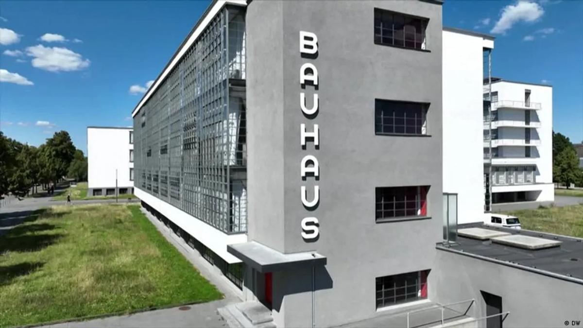 La Bauhaus fue creada en 1919 por Walter Gropius.