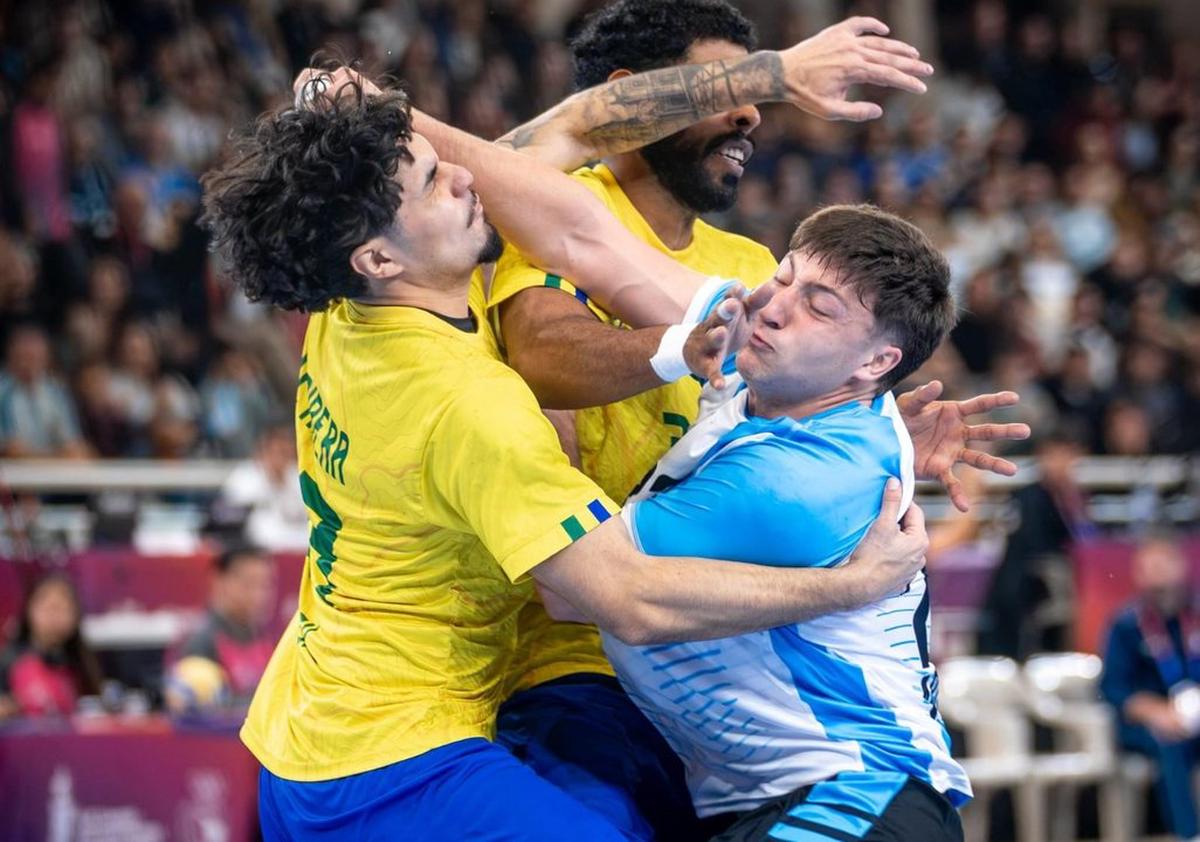 Argentina venció a Brasil en handball.