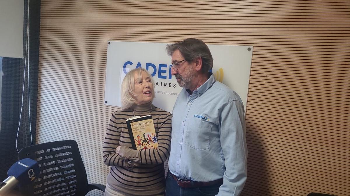 La escritora y docente presentó Borges, un destino sudamericano.