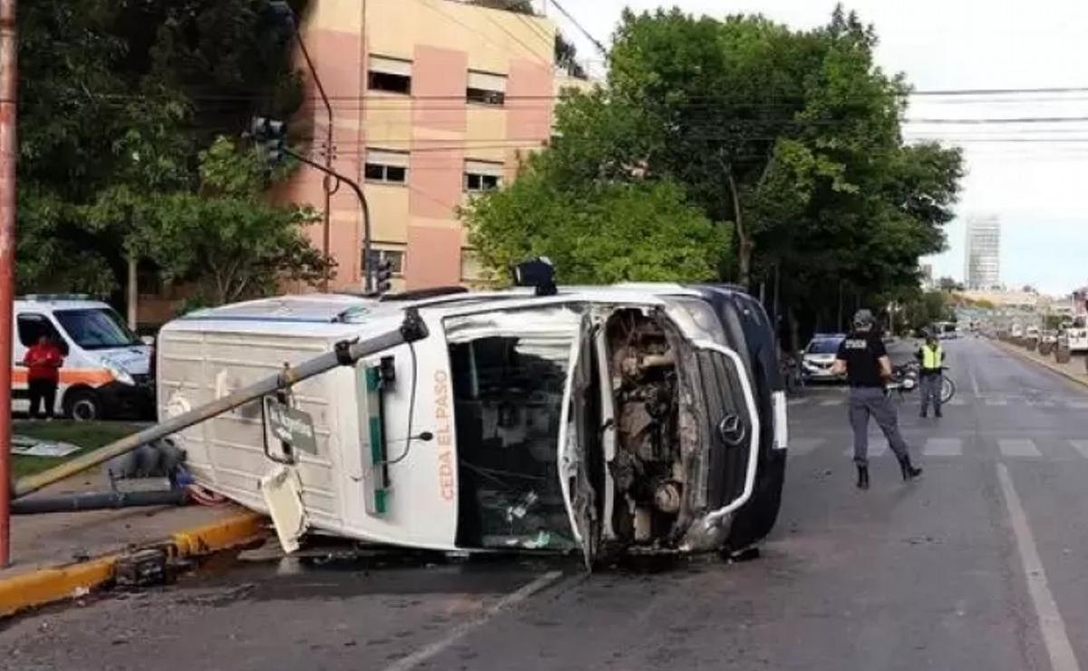 FOTO: Así quedó la ambulancia que trasladaba a Micaela (Foto: Ciudadano.news)