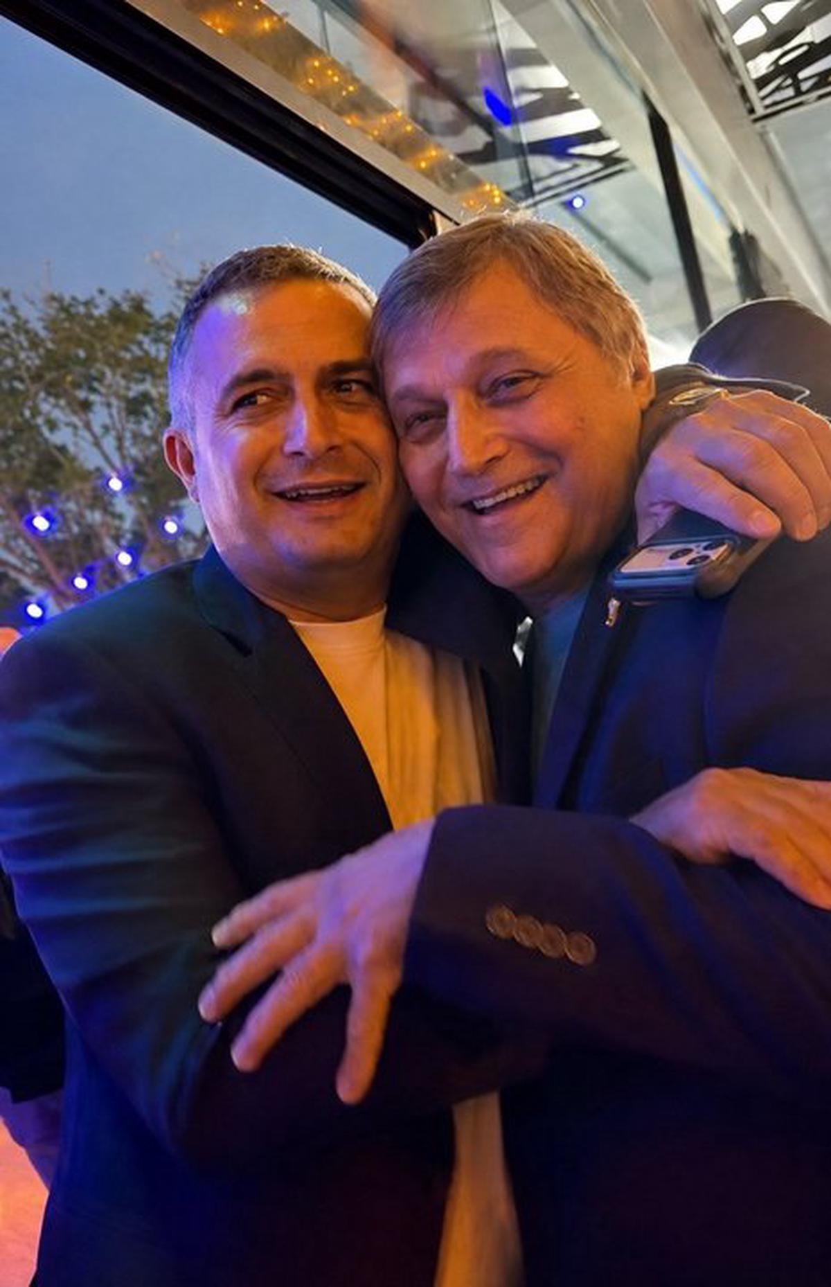Bertoni y Nakis juntos.