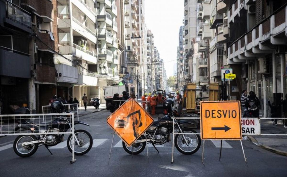 Jueves con cortes de tránsito y desvíos programados en Rosario.