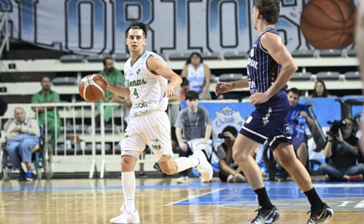 Atenas no pudo con Peñarol en Mar del Plata. (Foto: DEMIAN SCHLEIDER)