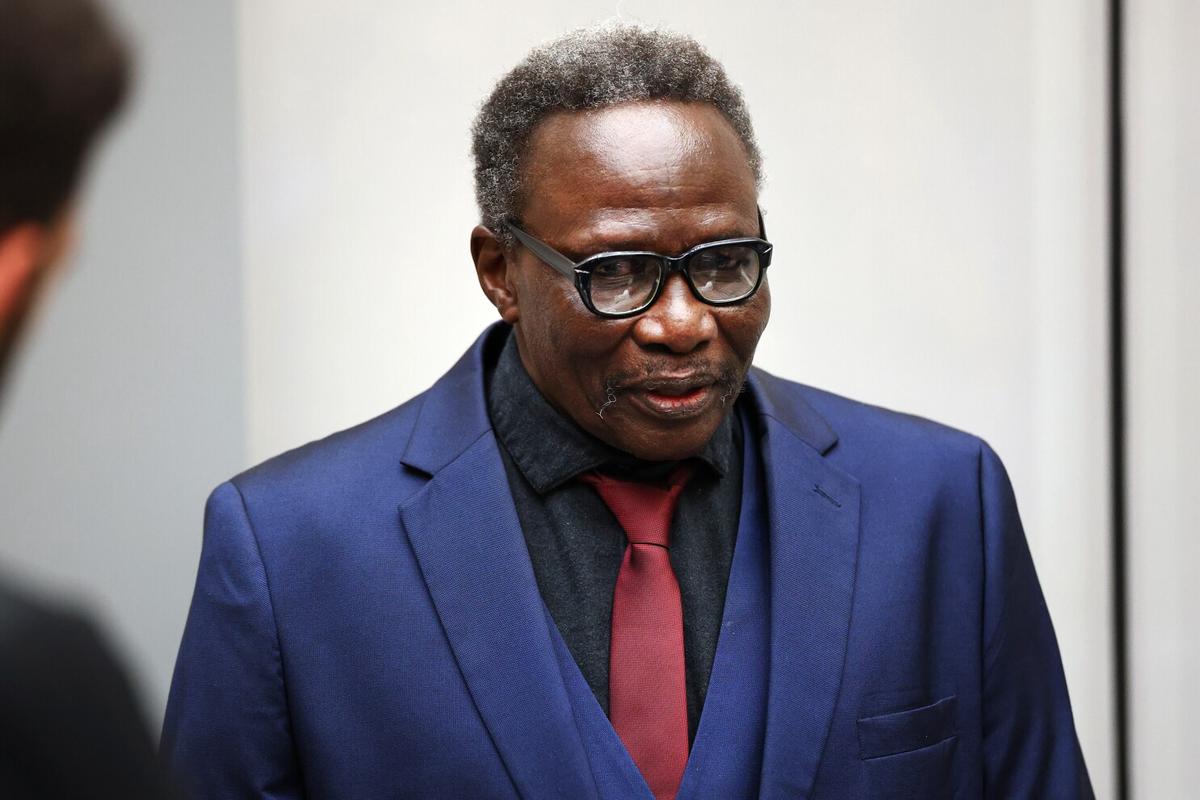 Fiscales en La Haya piden cadena perpetua para líder de milicia por crímenes en Darfur