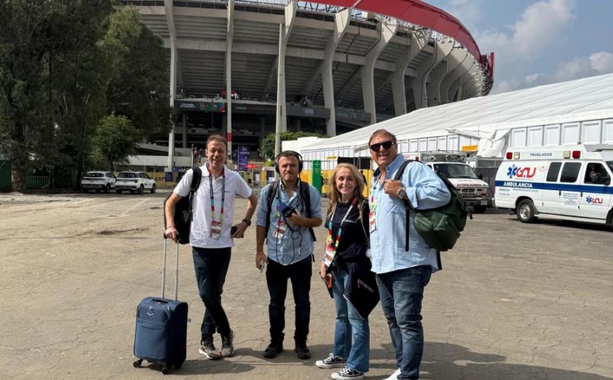 FOTO: Cadena 3, en el Estadio Azteca.