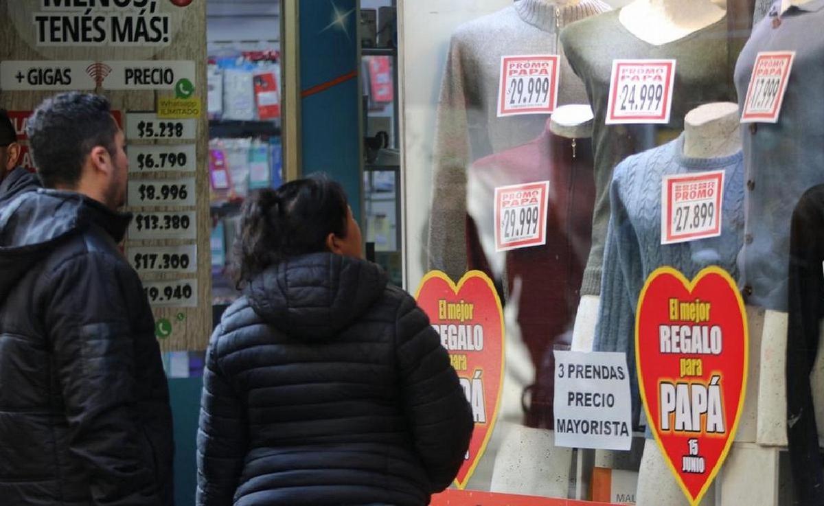 Los comerciantes cordobeses confían en un repunte de ventas en las horas previas