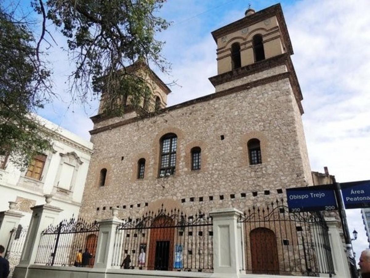 El evento tiene lugar en la plazoleta de la Compañía de Jesús.