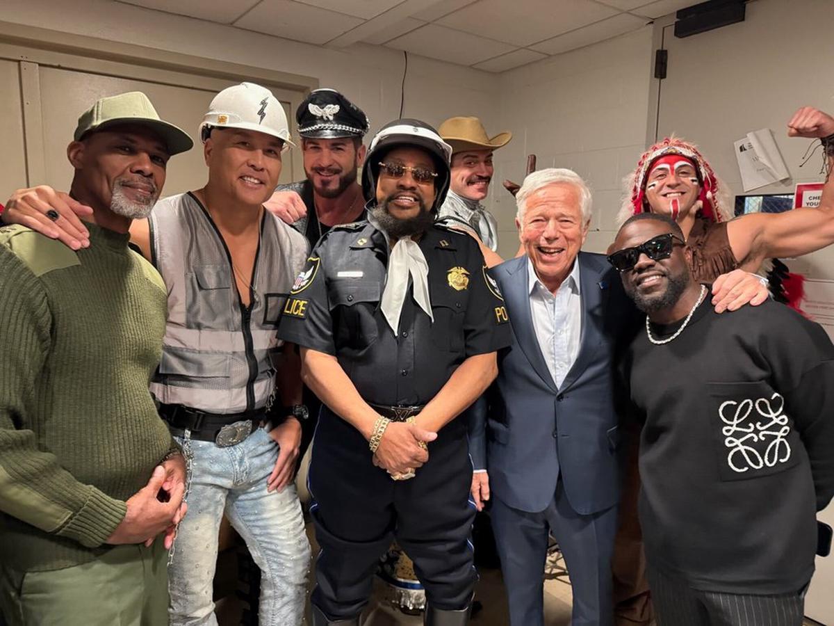 ¡Hasta Trump bailó! El increíble show de The Village People en el sorteo del Mundial