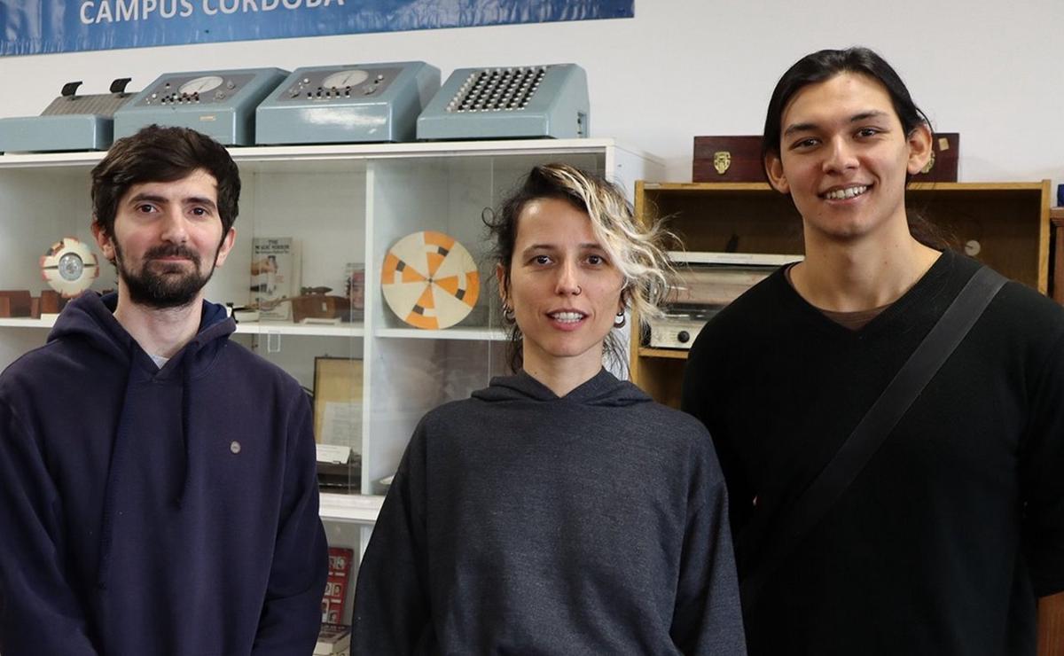 Los investigadores, junto a Agustina Vélez Picatto.